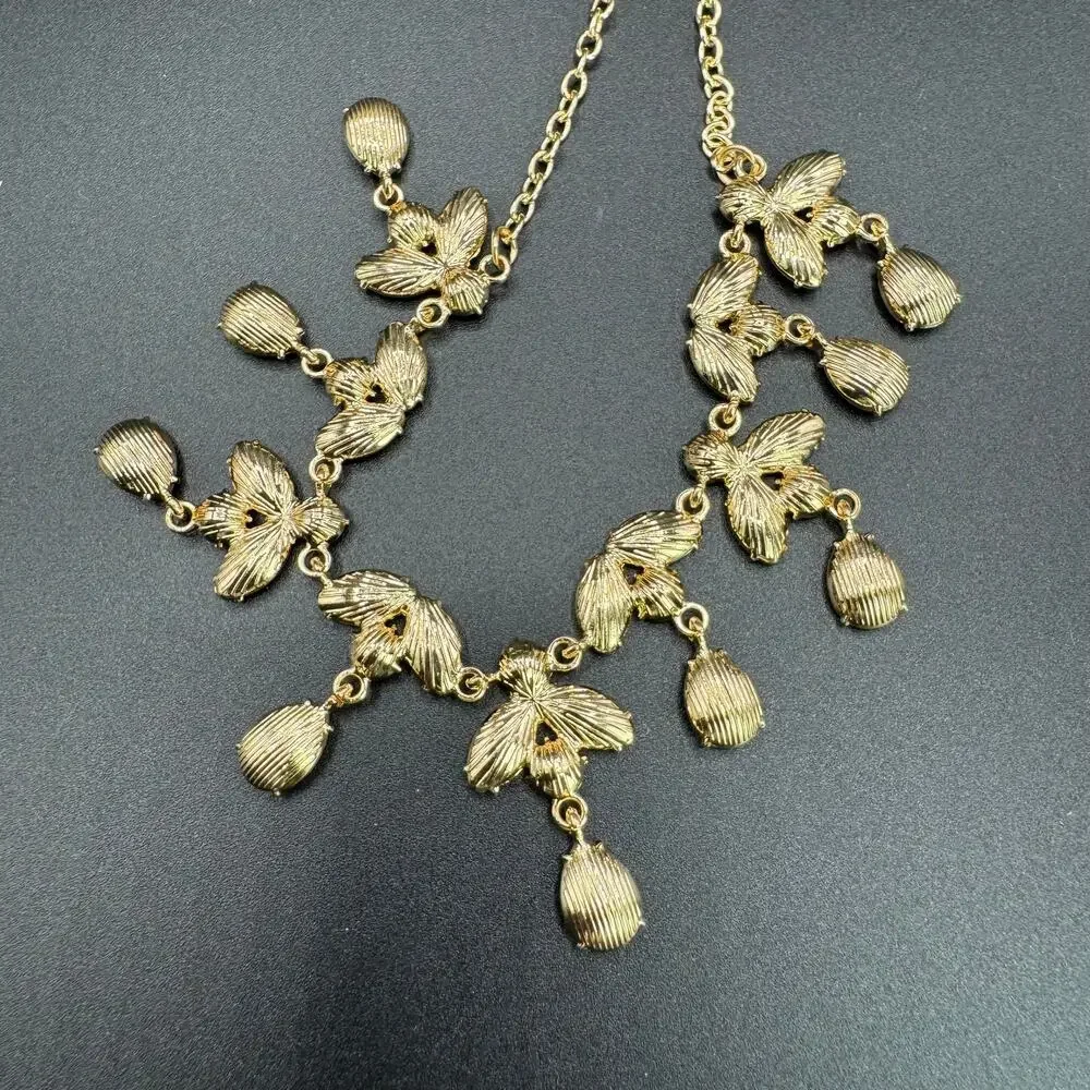 New Paparazzi Vintage Royale Gold Rhinestones Teardrop Necklace Earring Set - Picture 8 of 8
